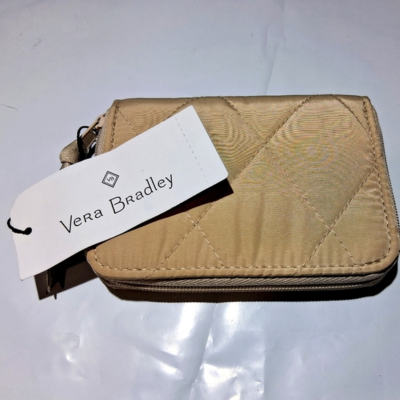 VERA BRADLEY Women's Wallet Camel Cream ULTRAIGHT Quilted BRAND-NEW w/tags - Picture 1 of 11